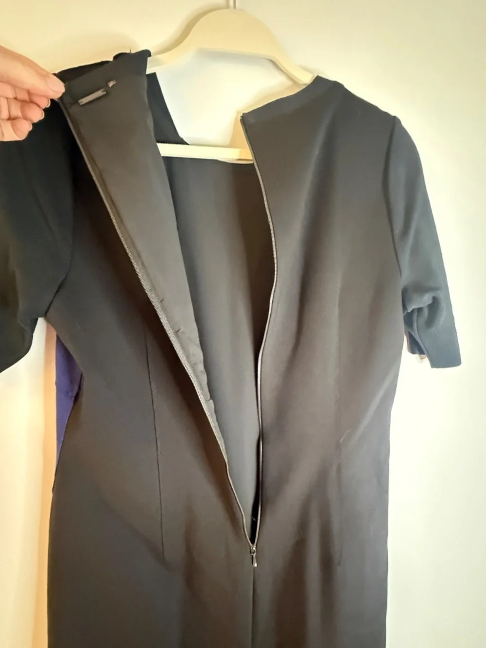 Elie Tahari Colorblock Sheath Dress | Size 6 | Royal Blue & Black